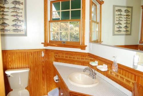 Pookie's Cottage By Kees Vacations