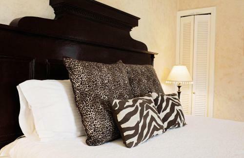 Bed & Breakfast 1801 First Luxury Inn