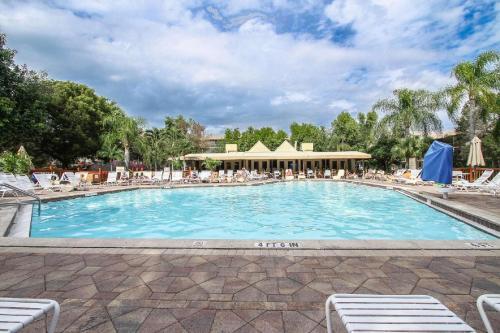 Park Shore Resort, 1st Floor, Bldg.a, End Unit