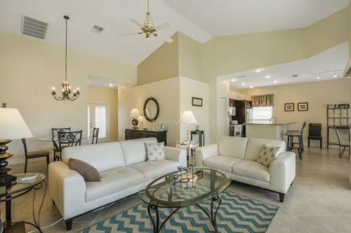 Falcons Glen Home #12950