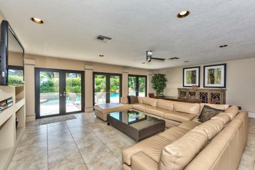 Baracca Di Sole Vacation Rental - Walk To Vanderbilt Beach