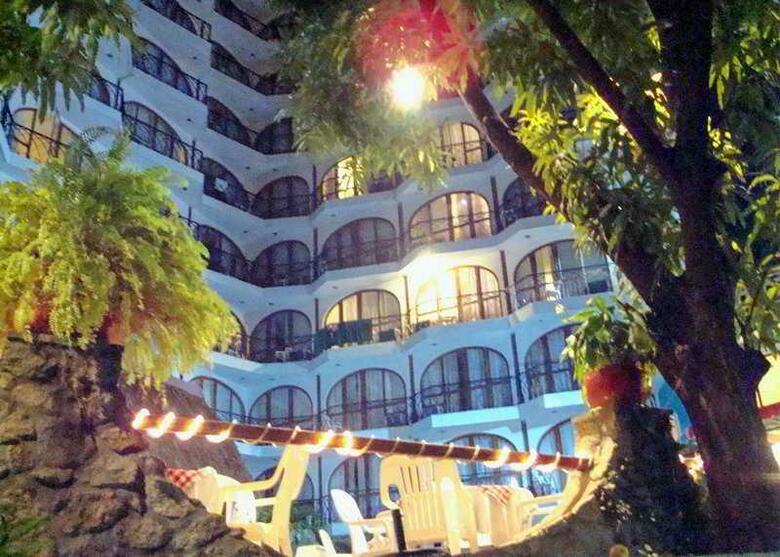 Real Bananas Hotel & Villas