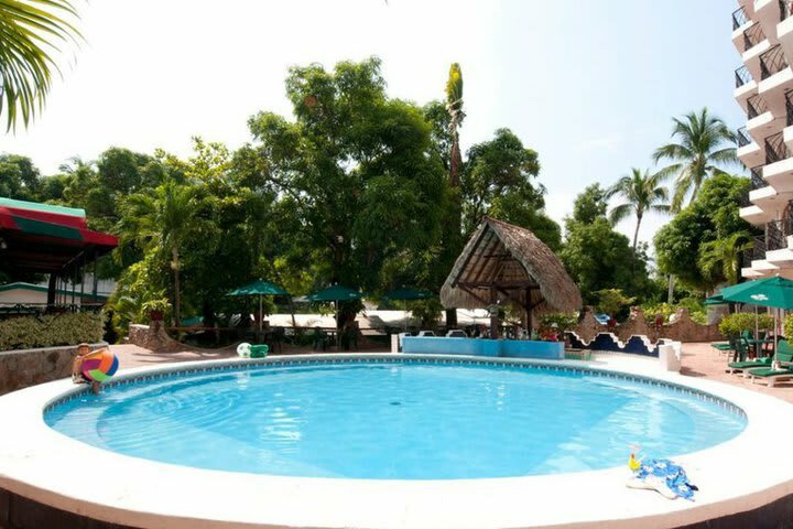Real Bananas Hotel & Villas
