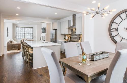 Two Townhomes Unit A And B Townhouse