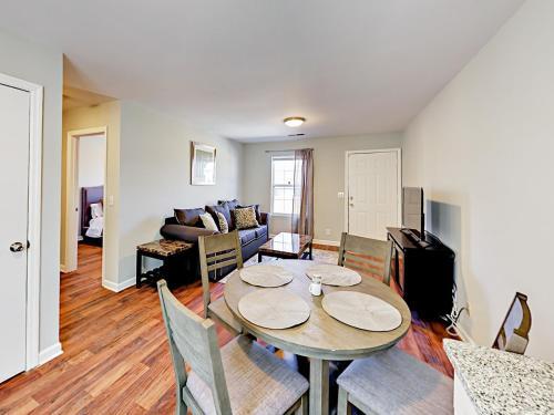 4th Ave South Apartment Apts