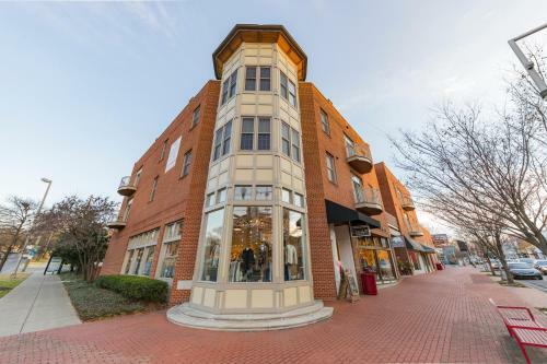 University Apartment @ Hillsboro Village