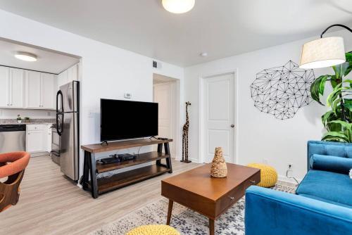 Nine-bedroom Apartment E