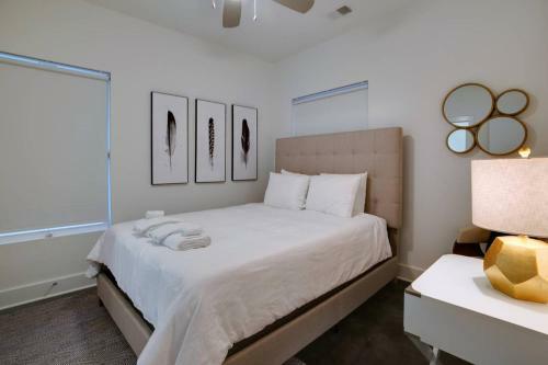 10 Bed, 3.5 Bath Roof Deck Home