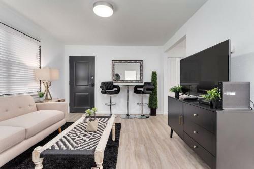 Eight-bedroom Apartment G