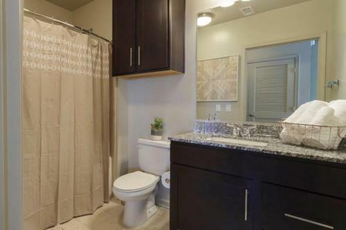 Chic West End Apartment