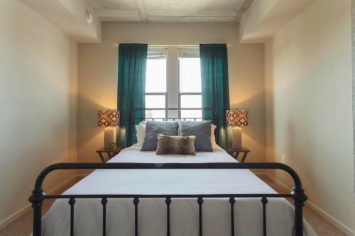 Chic West End Apartment