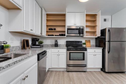 Eight-bedroom Apartment B