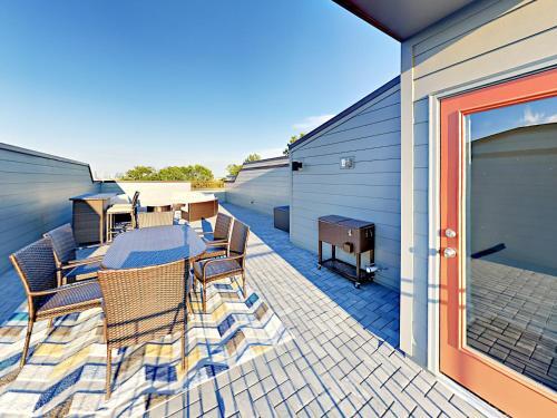 617 27th Avenue N Townhouse
