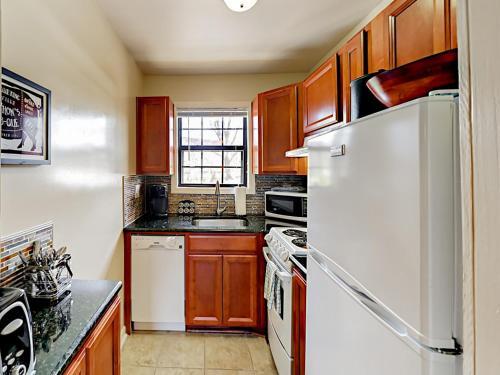 Landmark Mcmillin Court Apartment 10