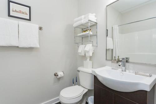 Music Row's 2 Bed, 2 Bath Apartment