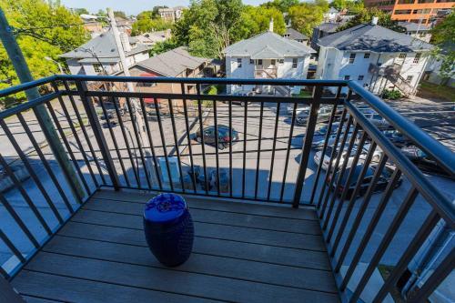Music Row's 2 Bed, 2 Bath Apartment