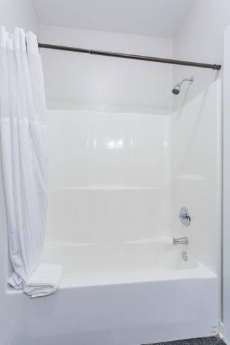 Music Row's 2 Bed, 2 Bath Apartment