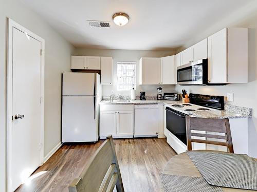 4th Avenue South Apartment Apts