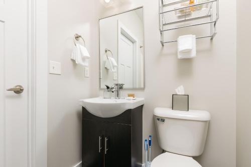 2 Bedroom Midtown Apartment
