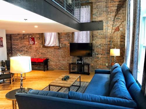 Music City Loft Elvis