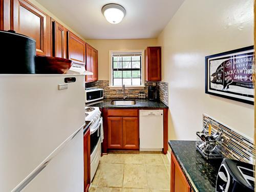 Landmark Mcmillin Court Apartment 1