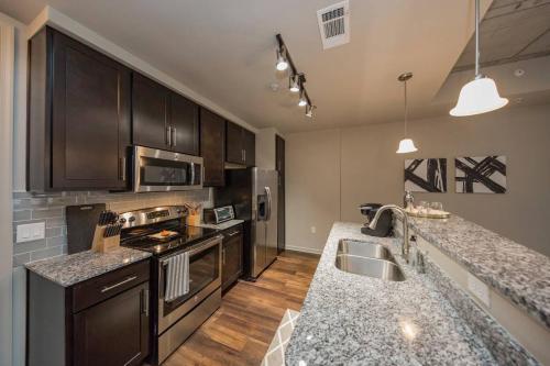 Apartment 534 On Elliston Place