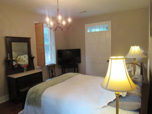 Bed & Breakfast Concord Quarters
