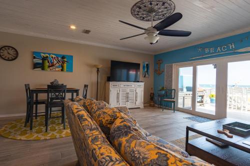 The Nautical 7837 Gulf Blvd Townhouse