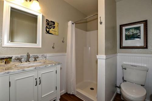 Comal River Cottages 403b