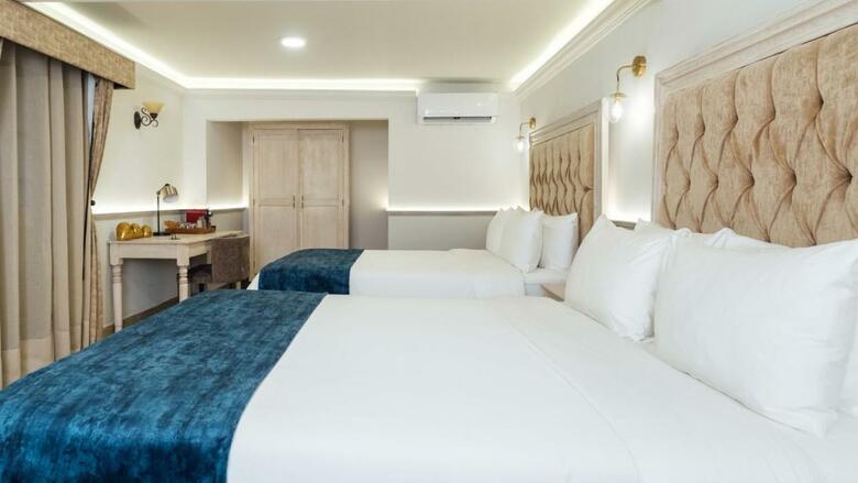 Hotel Royalty