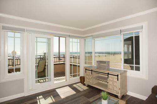 2314 W Ocean Front Ab (68217)