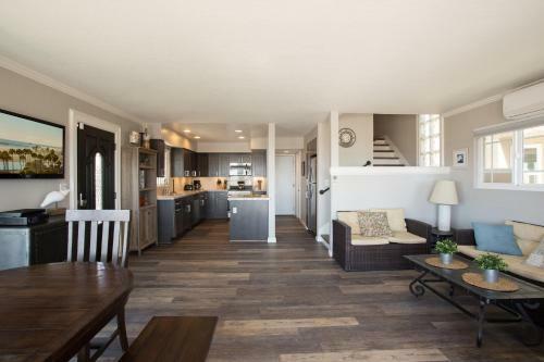 2314 W Ocean Front Ab (68217)