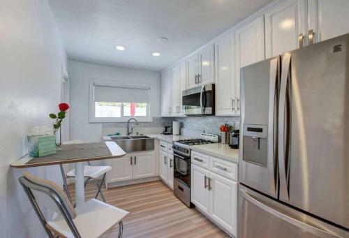 Marvelous Contemporary Studio, Steps From Beach #3