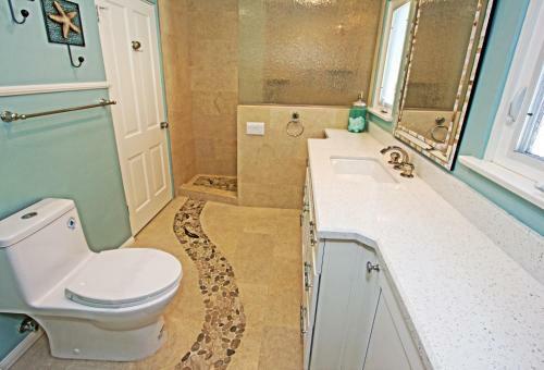 1101 W Bay Ave (68215)