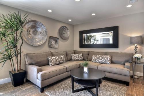 Newport Beach - Triplex