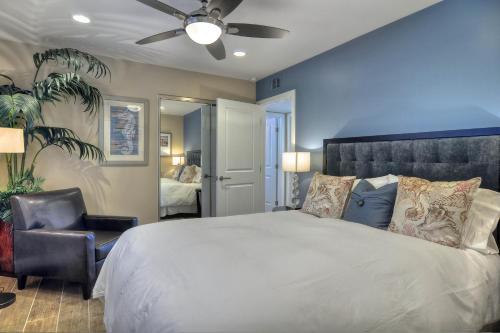 Newport Beach - Triplex