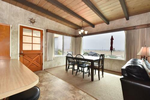 6504 W Ocean Front Lei