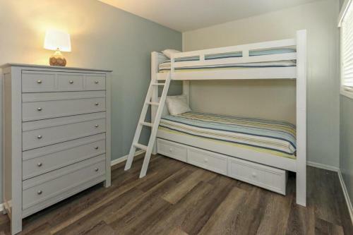 3104 W Ocean Front A (68454)