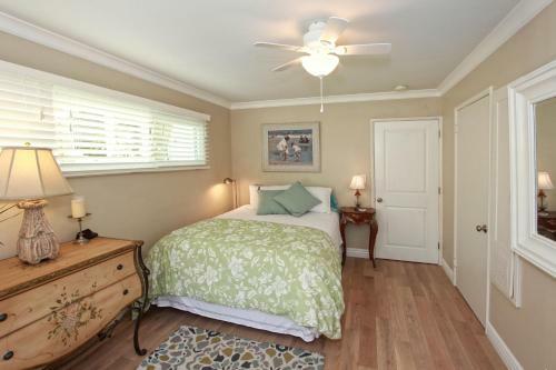 1009 W. Bay Ave (68433)
