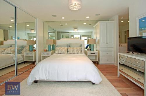 1625 E. Balboa Blvd. (68312)