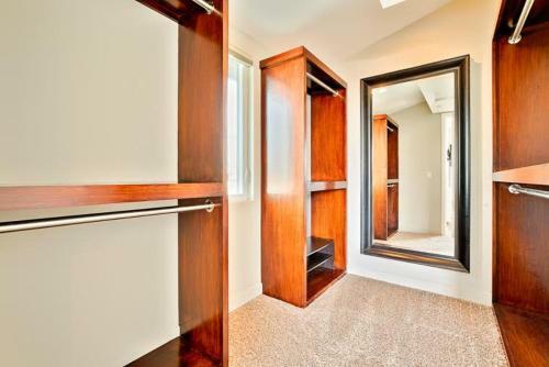 Nb-128a - Modern Luxury 1 Three-bedroom Apartment