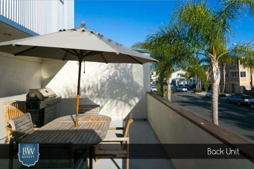 916 E. Balboa B (68426)