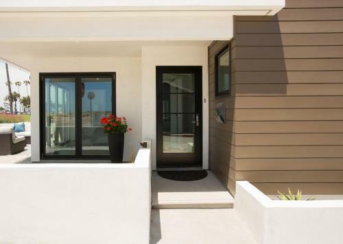 926 E Ocean Front (68456)