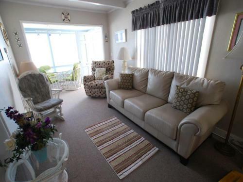 2710 W Ocean Front (68169)
