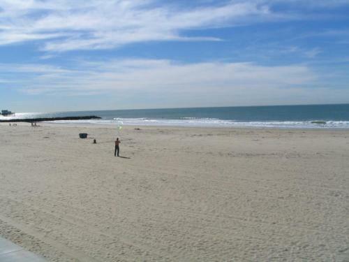 3112 W Ocean Front B (68190)