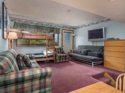 Slopeside: Brookside II B-203