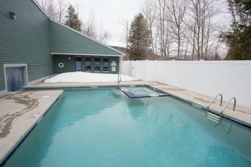 Slopeside: White Cap B-112