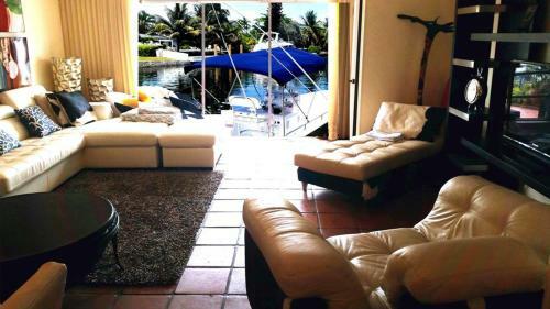Villa Dartall - Beautiful Ocean Access By Canal