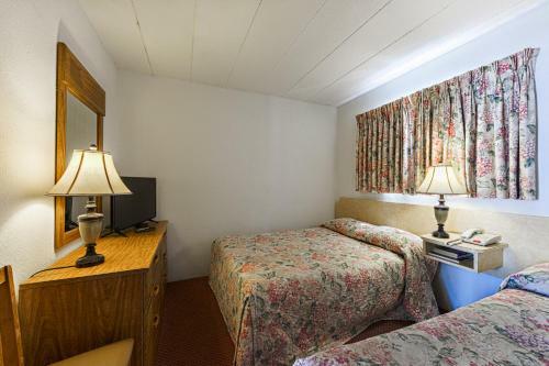 Panoramic Motel & Apts.