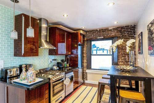Amazing Soho Apartments With Private Backyard